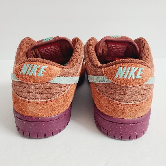 NEW Nike SB Dunk Low Shoes DV5429-601 Size 9 Mystic Red